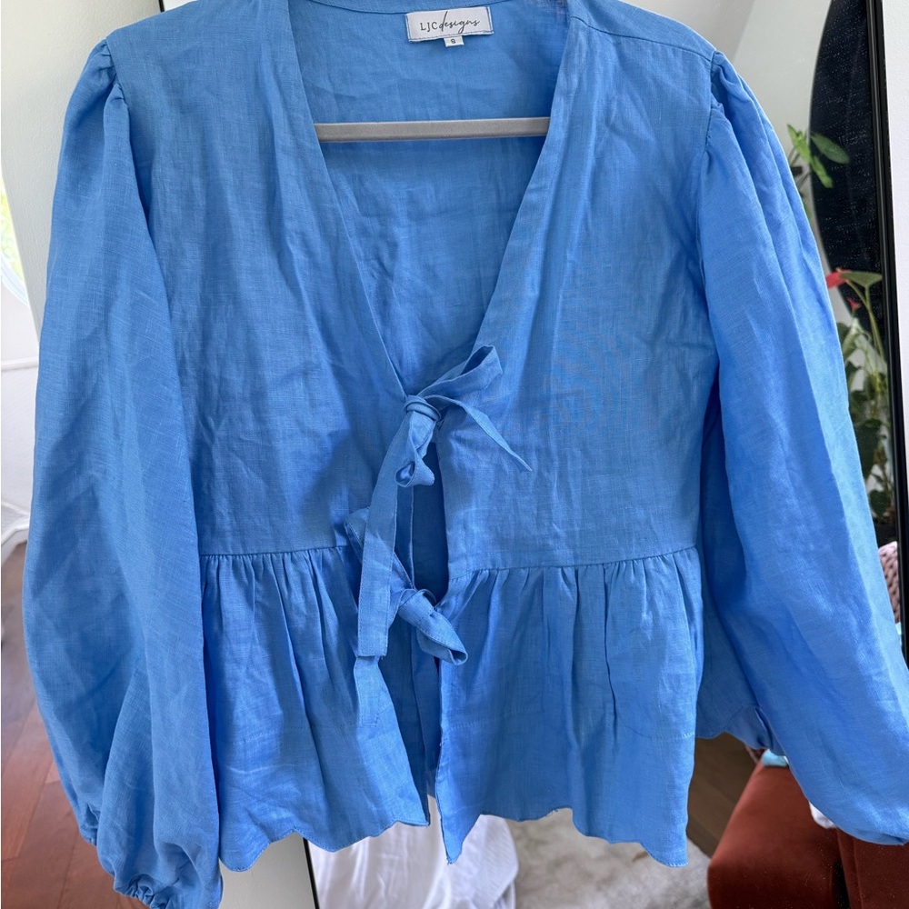 LJC designs front tie top